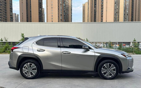 Lexus UX I, 2022 год, 2 190 000 рублей, 8 фотография