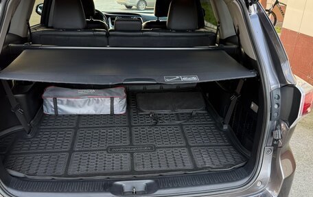 Toyota Highlander III, 2015 год, 3 370 000 рублей, 9 фотография