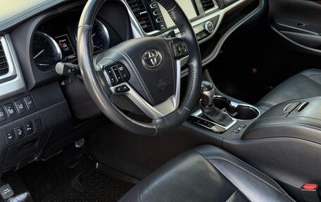 Toyota Highlander III, 2015 год, 3 370 000 рублей, 6 фотография