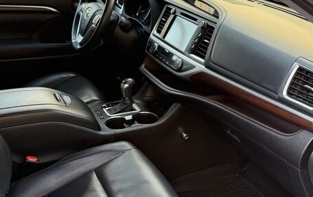 Toyota Highlander III, 2015 год, 3 370 000 рублей, 7 фотография