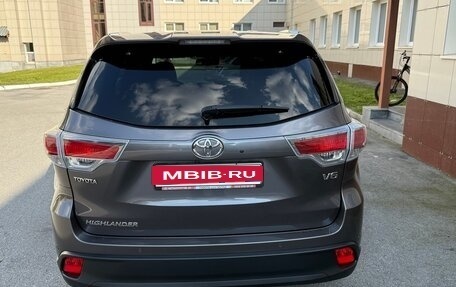 Toyota Highlander III, 2015 год, 3 370 000 рублей, 5 фотография