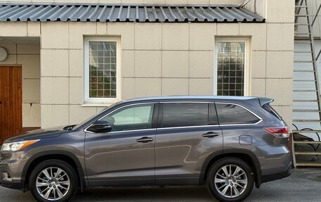 Toyota Highlander III, 2015 год, 3 370 000 рублей, 14 фотография
