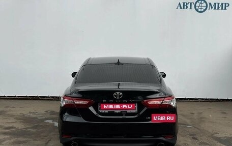 Toyota Camry, 2018 год, 2 590 000 рублей, 6 фотография
