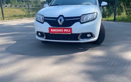 Renault Sandero II рестайлинг, 2016 год, 800 000 рублей, 1 фотография