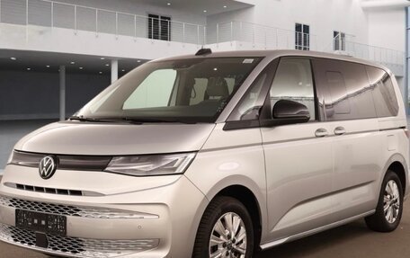 Volkswagen Multivan, 2022 год, 4 200 000 рублей, 1 фотография
