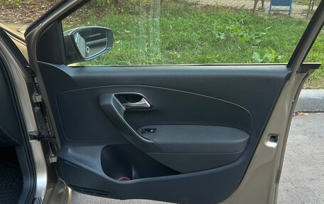 Volkswagen Polo VI (EU Market), 2015 год, 915 000 рублей, 19 фотография