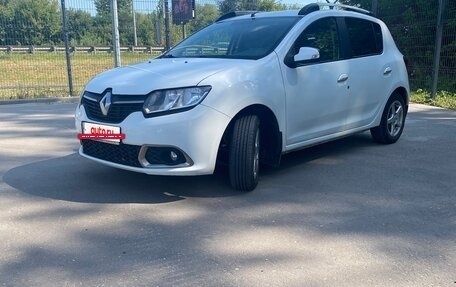 Renault Sandero II рестайлинг, 2016 год, 800 000 рублей, 2 фотография