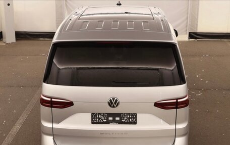 Volkswagen Multivan, 2022 год, 4 200 000 рублей, 5 фотография
