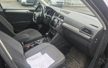 Volkswagen Tiguan II, 2020 год, 2 349 000 рублей, 4 фотография