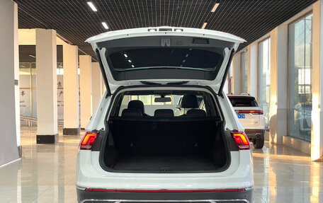 Volkswagen Tiguan II, 2023 год, 2 500 000 рублей, 7 фотография