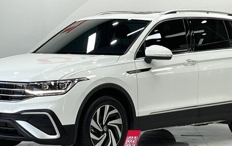 Volkswagen Tiguan II, 2023 год, 2 500 000 рублей, 3 фотография
