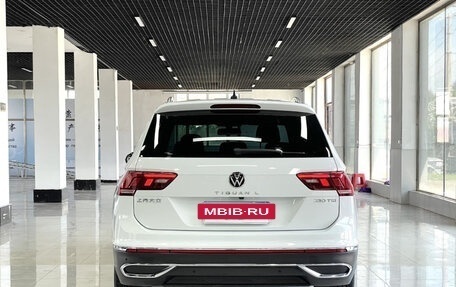 Volkswagen Tiguan II, 2023 год, 2 500 000 рублей, 5 фотография