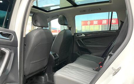 Volkswagen Tiguan II, 2023 год, 2 500 000 рублей, 15 фотография