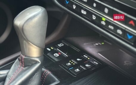 Lexus RX IV рестайлинг, 2018 год, 4 000 000 рублей, 26 фотография
