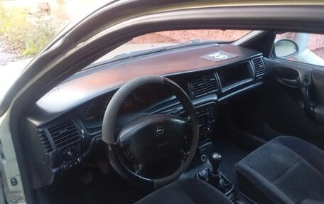 Opel Vectra B рестайлинг, 1996 год, 150 000 рублей, 7 фотография