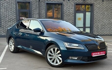 Skoda Superb III рестайлинг, 2017 год, 2 450 000 рублей, 1 фотография