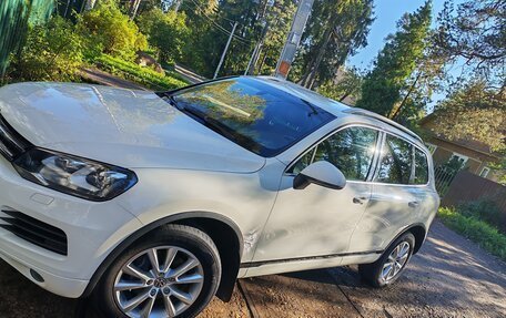 Volkswagen Touareg III, 2011 год, 2 200 000 рублей, 1 фотография