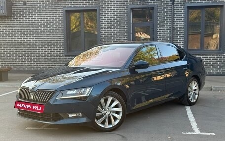 Skoda Superb III рестайлинг, 2017 год, 2 450 000 рублей, 3 фотография