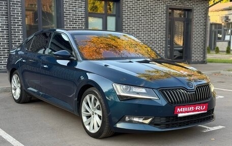 Skoda Superb III рестайлинг, 2017 год, 2 450 000 рублей, 5 фотография