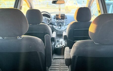 Mitsubishi Grandis, 2008 год, 600 000 рублей, 13 фотография