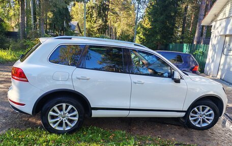 Volkswagen Touareg III, 2011 год, 2 200 000 рублей, 2 фотография