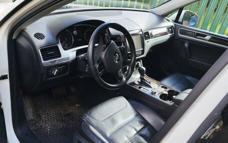 Volkswagen Touareg III, 2011 год, 2 200 000 рублей, 6 фотография