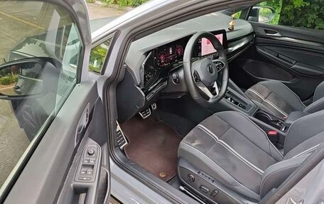 Volkswagen Golf VIII, 2023 год, 1 999 999 рублей, 13 фотография