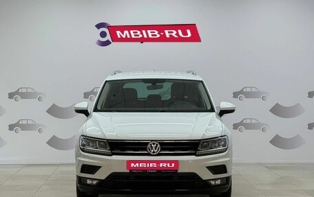 Volkswagen Tiguan II, 2018 год, 1 990 000 рублей, 2 фотография