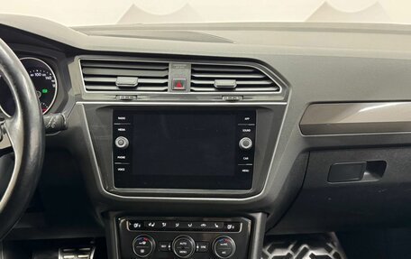 Volkswagen Tiguan II, 2018 год, 1 990 000 рублей, 14 фотография
