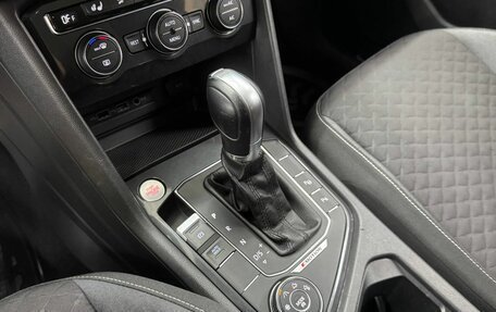 Volkswagen Tiguan II, 2018 год, 1 990 000 рублей, 15 фотография