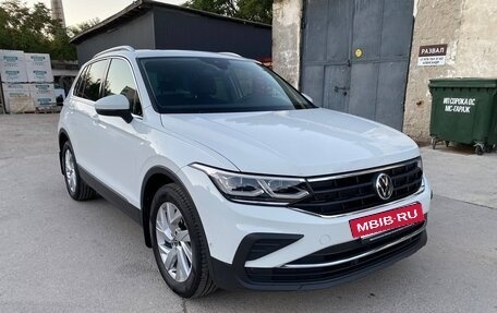 Volkswagen Tiguan II, 2021 год, 3 200 000 рублей, 2 фотография