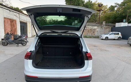 Volkswagen Tiguan II, 2021 год, 3 200 000 рублей, 8 фотография