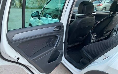 Volkswagen Tiguan II, 2021 год, 3 200 000 рублей, 10 фотография