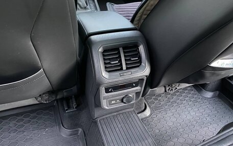 Volkswagen Tiguan II, 2021 год, 3 200 000 рублей, 18 фотография