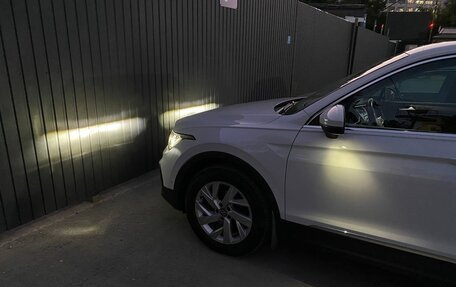 Volkswagen Tiguan II, 2021 год, 3 200 000 рублей, 40 фотография