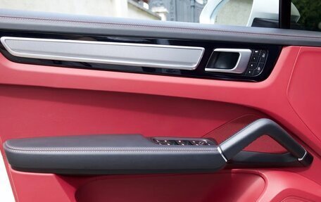 Porsche Cayenne III, 2022 год, 10 700 000 рублей, 13 фотография
