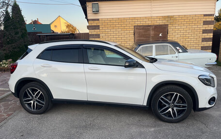 Mercedes-Benz GLA, 2019 год, 2 800 000 рублей, 13 фотография