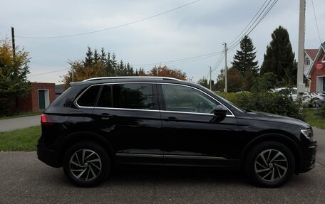 Volkswagen Tiguan II, 2018 год, 2 380 000 рублей, 5 фотография