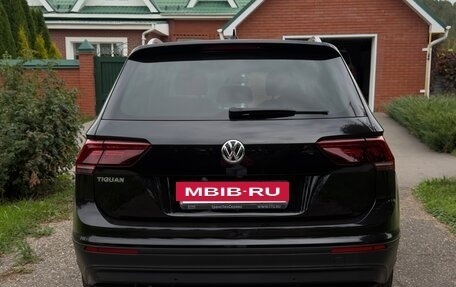 Volkswagen Tiguan II, 2018 год, 2 380 000 рублей, 6 фотография