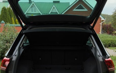 Volkswagen Tiguan II, 2018 год, 2 380 000 рублей, 17 фотография