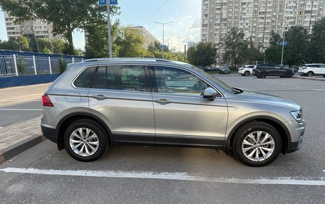 Volkswagen Tiguan II, 2018 год, 2 850 000 рублей, 3 фотография