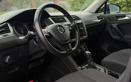 Volkswagen Tiguan II, 2018 год, 2 380 000 рублей, 10 фотография