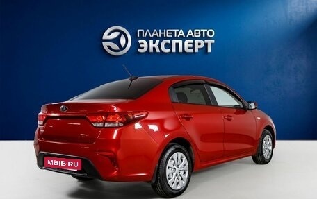 KIA Rio IV, 2018 год, 1 000 000 рублей, 2 фотография