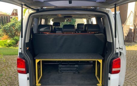 Volkswagen Caravelle T5, 2013 год, 2 100 000 рублей, 2 фотография