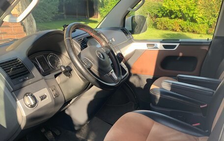 Volkswagen Caravelle T5, 2013 год, 2 100 000 рублей, 3 фотография