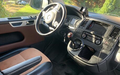 Volkswagen Caravelle T5, 2013 год, 2 100 000 рублей, 8 фотография