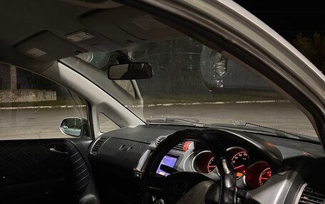 Honda Fit III, 2003 год, 170 000 рублей, 6 фотография