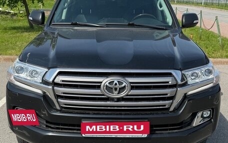 Toyota Land Cruiser 200, 2019 год, 7 200 000 рублей, 4 фотография