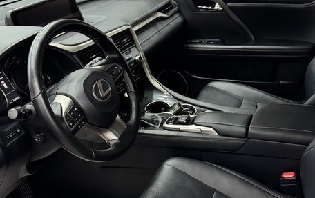 Lexus RX IV рестайлинг, 2017 год, 4 350 000 рублей, 8 фотография
