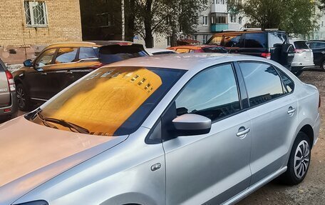 Volkswagen Polo VI (EU Market), 2012 год, 700 000 рублей, 2 фотография